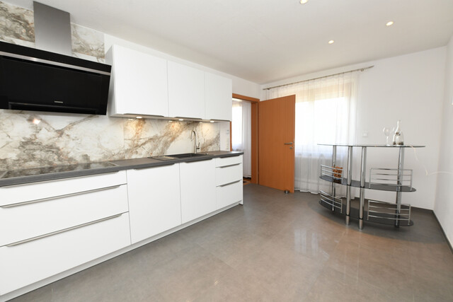 Erstbezug nach Renovierung - große Wohnung mit tollem Garten und viel Platz