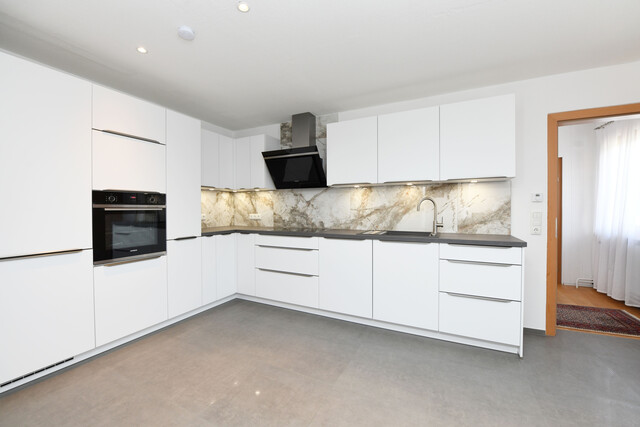 Erstbezug nach Renovierung - große Wohnung mit tollem Garten und viel Platz