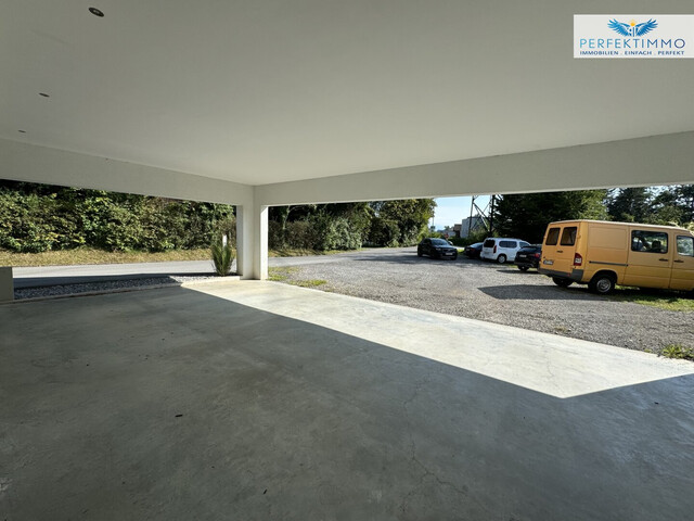 Moderne Büro- oder Praxisfläche mit bester Verkehrsanbindung - inklusive 4 Stellplätzen!