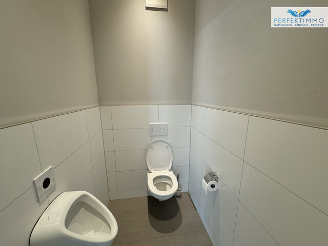 Moderne Büro- oder Praxisfläche mit bester Verkehrsanbindung - inklusive 4 Stellplätzen!