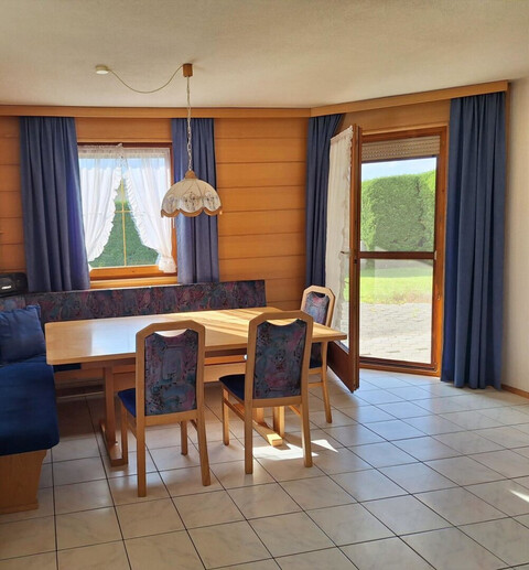 Grosszügiges Einfamilienhaus mit Einliegerwohnung in sonniger und idyllischer Lage von Ludesch zu verkaufen!