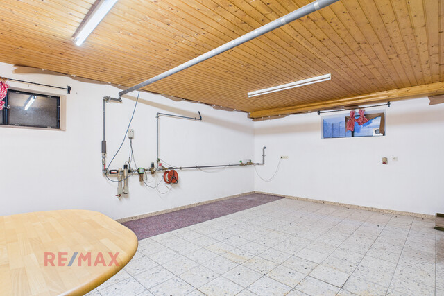 Panoramablick inklusive – Zweifamilienhaus mit Potenzial für Ihre Ideen