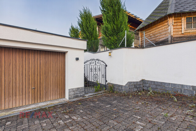 Panoramablick inklusive – Zweifamilienhaus mit Potenzial für Ihre Ideen