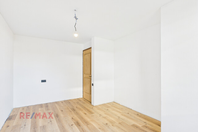 Panoramablick inklusive – Zweifamilienhaus mit Potenzial für Ihre Ideen