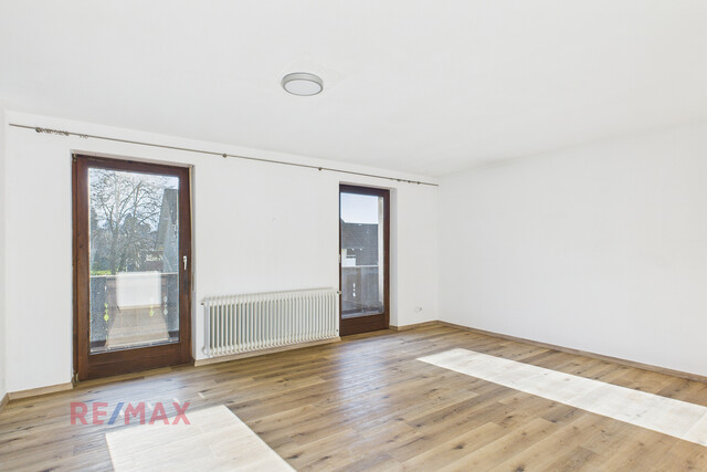 Panoramablick inklusive – Zweifamilienhaus mit Potenzial für Ihre Ideen