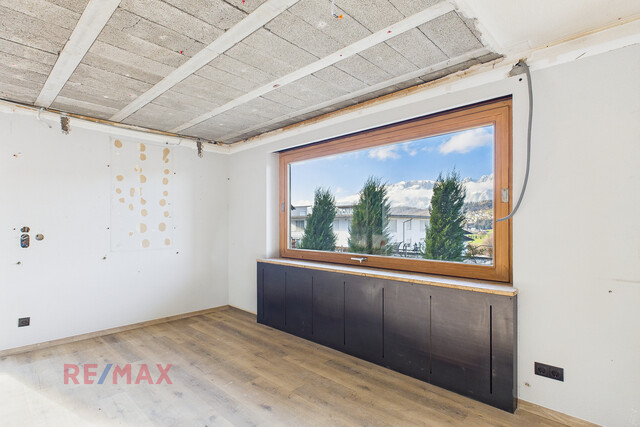 Panoramablick inklusive – Zweifamilienhaus mit Potenzial für Ihre Ideen