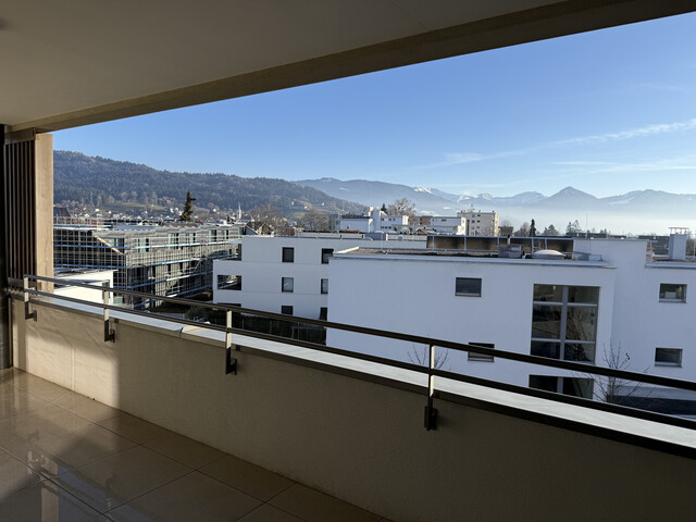 Moderne 3-Zimmer-Wohnung im Dachgeschoss inkl. 2 TG-Plätzen