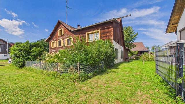 Höchst | Grundstück mit Altbestand