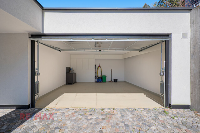 Fantastisches Panorama trifft Design: Luxuriöser Hauptwohnsitz