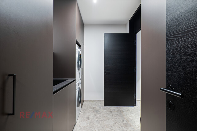 Fantastisches Panorama trifft Design: Luxuriöser Hauptwohnsitz