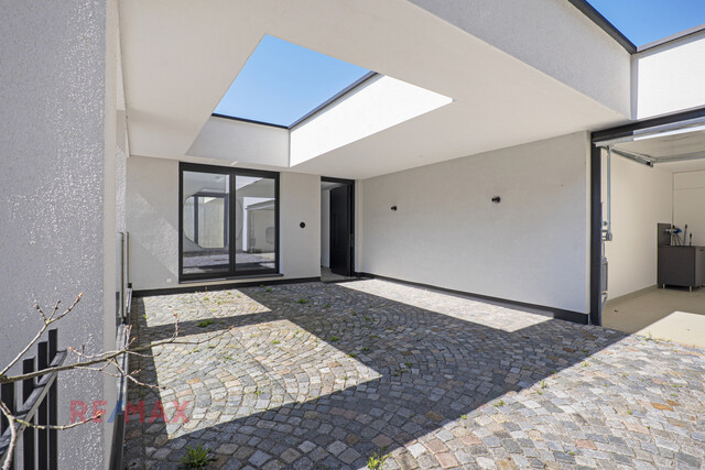 Fantastisches Panorama trifft Design: Luxuriöser Hauptwohnsitz