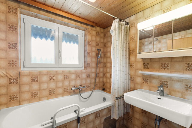 Charme trifft Potential - Haus mit großem Grundstück in Mäder