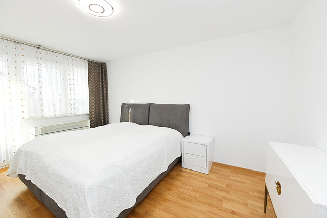 Sanierte 4-Zimmer Wohnung in Seenähe inkl. TG Platz zu verkaufen