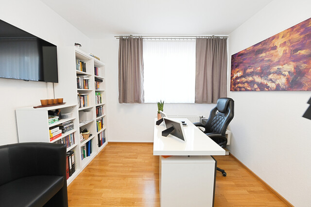 Sanierte 4-Zimmer Wohnung in Seenähe inkl. TG Platz zu verkaufen