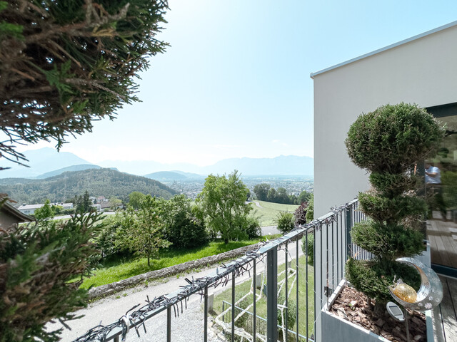 Modernes Architektenhaus - atemberaubendes Panorama - ideal für Familien oder 2-Generationenhaushalt