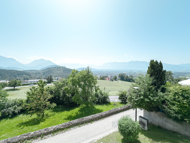 Modernes Architektenhaus - atemberaubendes Panorama - ideal für Familien oder 2-Generationenhaushalt