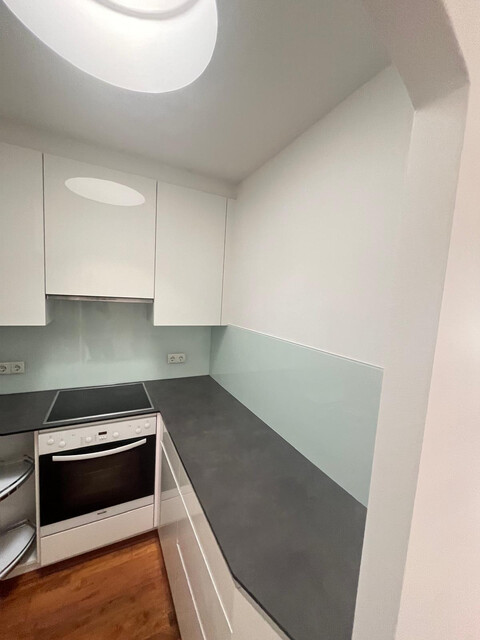56m2, 2-Zimmer-Wohlfühlwohnung, provisionsfrei, renoviert für Single oder Paar, Balkonblick zur Karrenseilbahn...