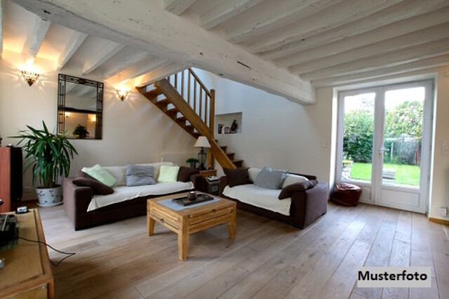 Einfamilienhaus mit Scheune & überdachtem Flugdach - ländliches Wohnen mit Potential