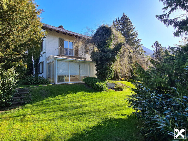 Haus mit traumhaftem Grundstück