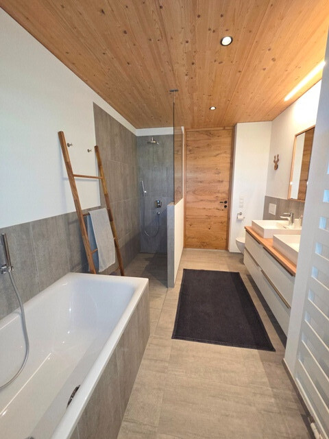 Moderner Bungalow mit großem Garten in schöner und ruhiger Lage (Emser Reute) zu mieten!