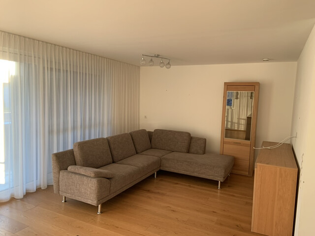 Moderne 4-Zimmer-Wohnung mit Terrasse, Tiefgaragenplatz und Kellerabteil in Muntlix