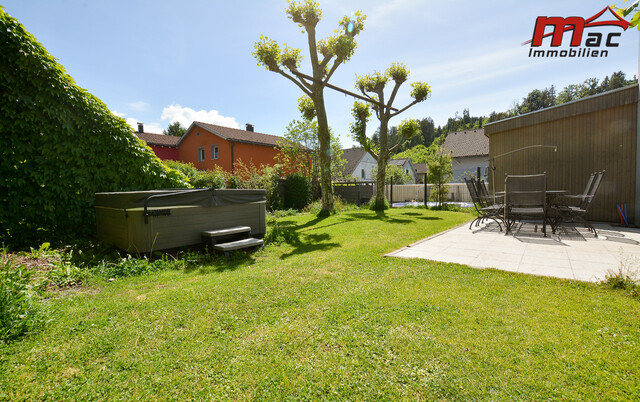Modernes Einfamilienhaus mit großzügigem Garten und sonniger Dachterrasse