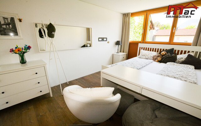 Modernes Einfamilienhaus mit großzügigem Garten und sonniger Dachterrasse