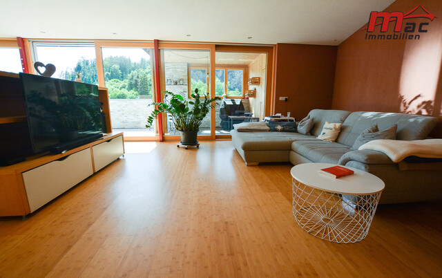 Modernes Einfamilienhaus mit großzügigem Garten und sonniger Dachterrasse