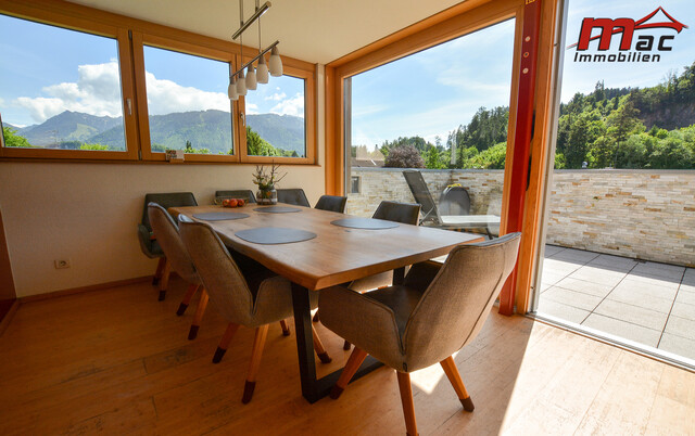Modernes Einfamilienhaus mit großzügigem Garten und sonniger Dachterrasse