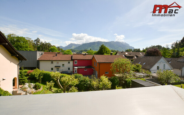 Modernes Einfamilienhaus mit großzügigem Garten und sonniger Dachterrasse