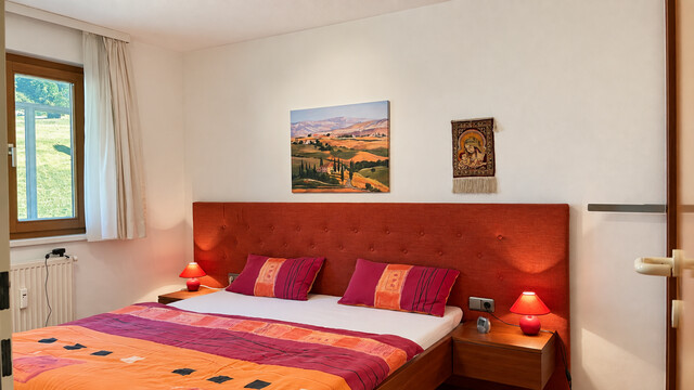 Sonne, Bergblick und Natur – Wohnung mit Loggia in Gortipohl