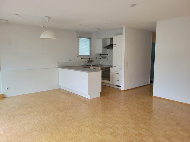 Wunderschöne 3- Zimmerwohnung in zentraler Lage mit herrlicher Terrasse!