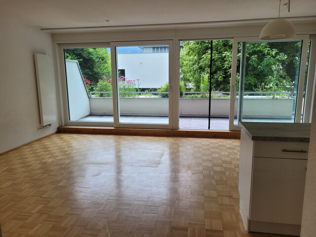 Wunderschöne 3- Zimmerwohnung in zentraler Lage mit herrlicher Terrasse!
