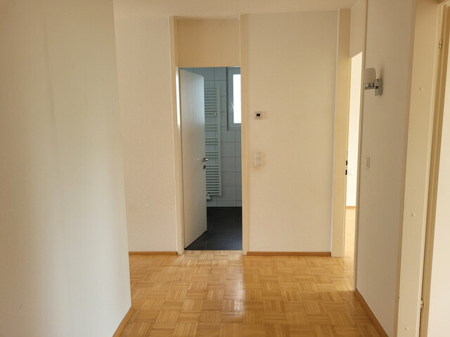 Wunderschöne 3- Zimmerwohnung in zentraler Lage mit herrlicher Terrasse!