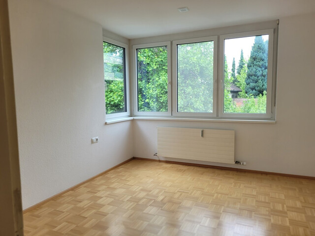 Wunderschöne 3- Zimmerwohnung in zentraler Lage mit herrlicher Terrasse!