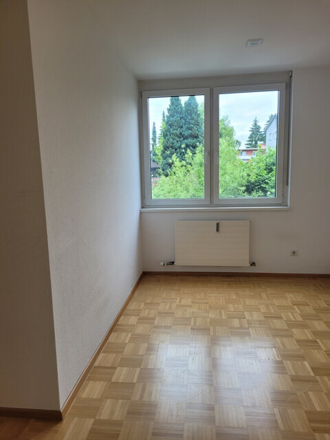 Wunderschöne 3- Zimmerwohnung in zentraler Lage mit herrlicher Terrasse!