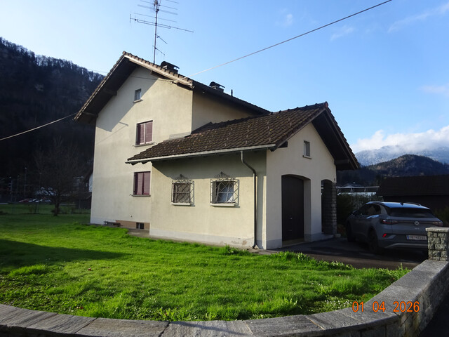 Riesiges Haus mit großem Garten in Altenstadt