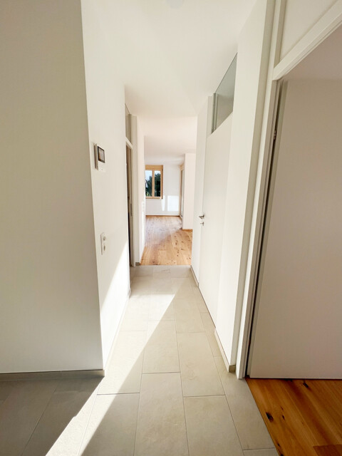 Neuwertige und helle 2-Zimmerwohnung im Erdgeschoss