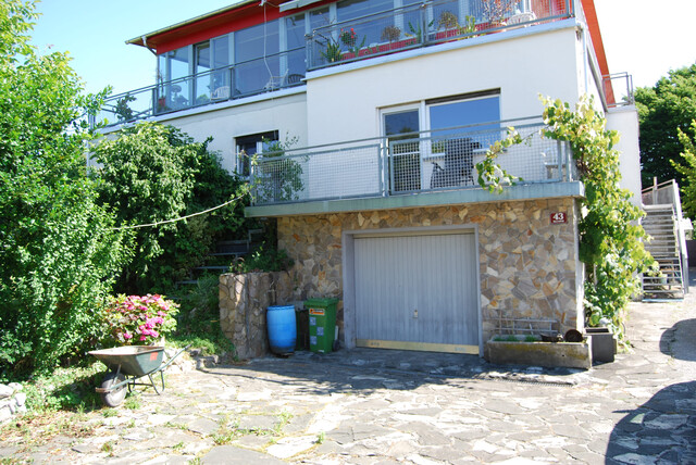 Zweifamilienhaushälfte über 2 Etagen mit Garten & Garage- Fussach 