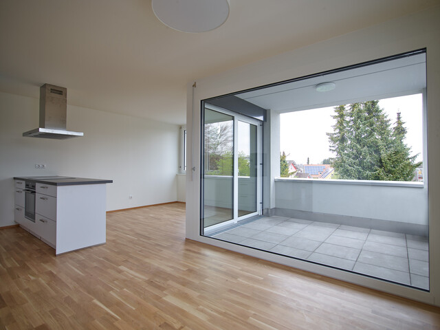 Helle 3-Zimmer-Wohnung mit Loggia, Einbauküche und Lift in Hard