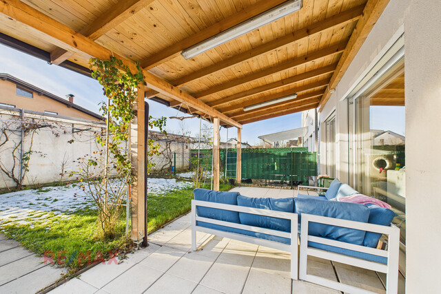 Modernes Eckreihenhaus mit über 110m² Garten in Hohenems