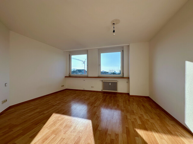 "ohne Provision" geräumige, helle 3,5 Zimmer Wohnung - drei Balkone