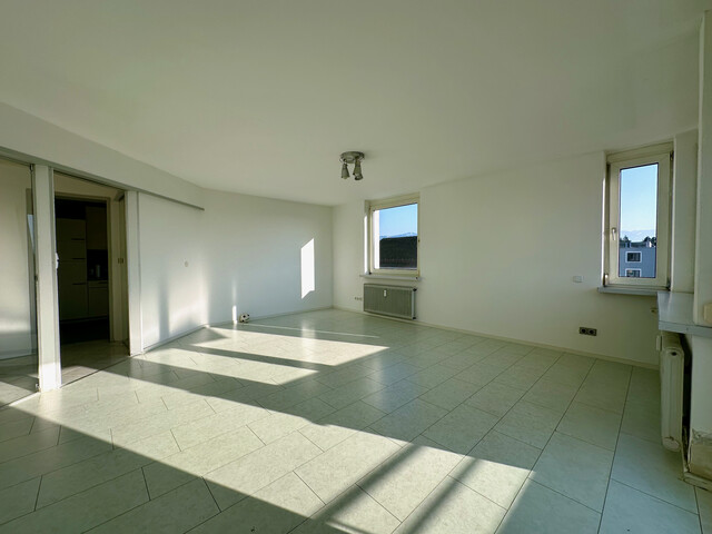 "ohne Provision" geräumige, helle 3,5 Zimmer Wohnung - drei Balkone