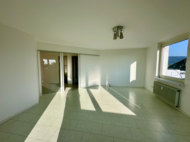 "ohne Provision" geräumige, helle 3,5 Zimmer Wohnung - drei Balkone