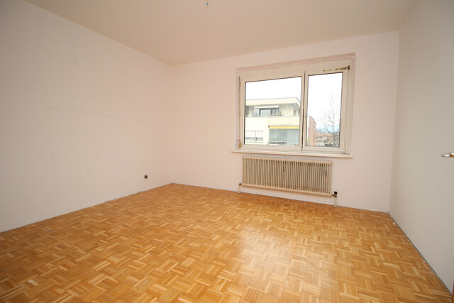 4 1/2 Zimmer-Wohnung - gute Lage - renovierungsbedürftig - provisionsfrei