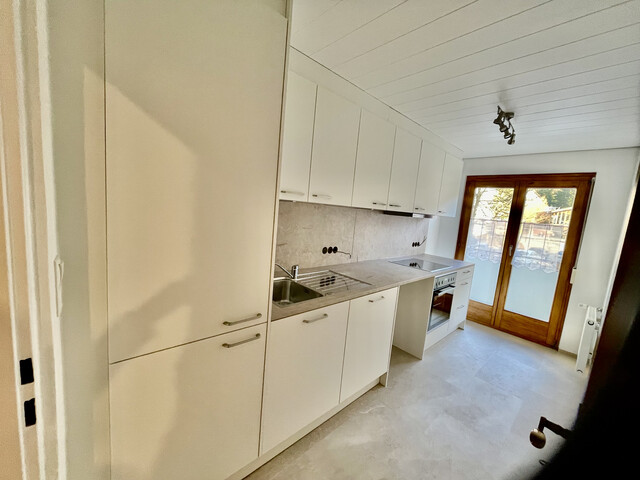 Freundliche 4-Zimmer-Wohnung direkt am See mit Terrasse