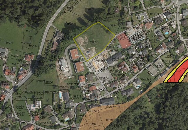 Teilungsvariante: 4 Grundstücke - zwischen ca. 1005 m² bis 1196 m²