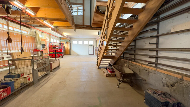 Schnepfau Großzügige, sehr vielseitige Gewerbefläche