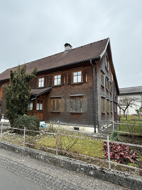 Zweifamilienhaus in Feldkirch - vielfältige Möglichkeiten zum Wohnen, Vermieten und Erweitern