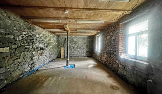 Klassische Holzvilla auf reichlich Umschwung mit großem Entwicklungspotenzial